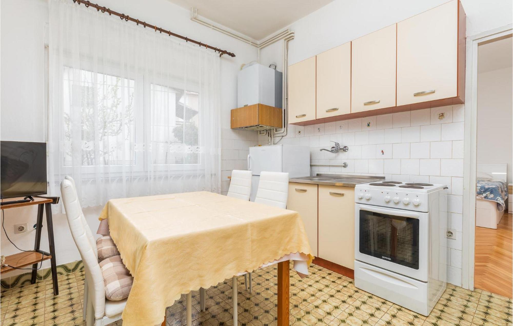 Lovely Apartment In Fazana With Kitchen Eksteriør billede
